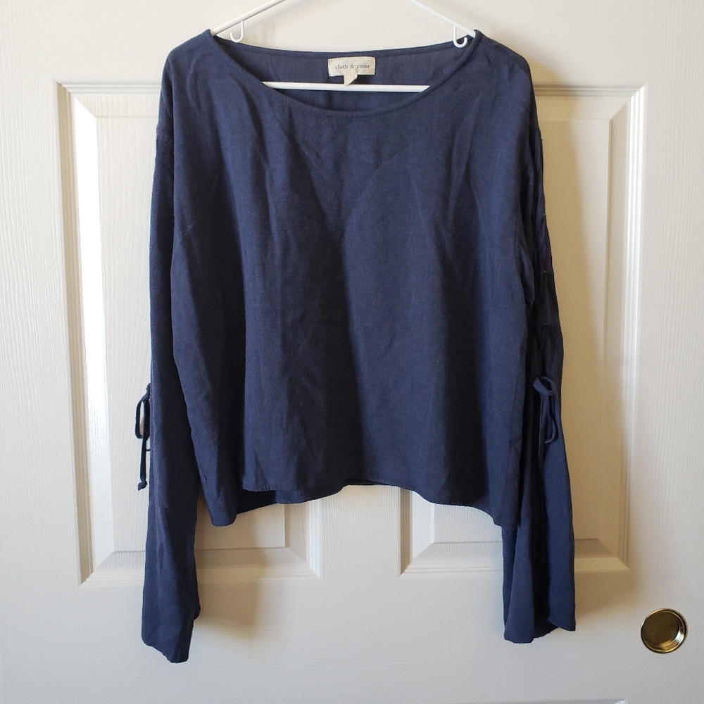 Cloth & Stone Anthropologie Blue Lace Up Split Bell Sleeve Short Top. Size L